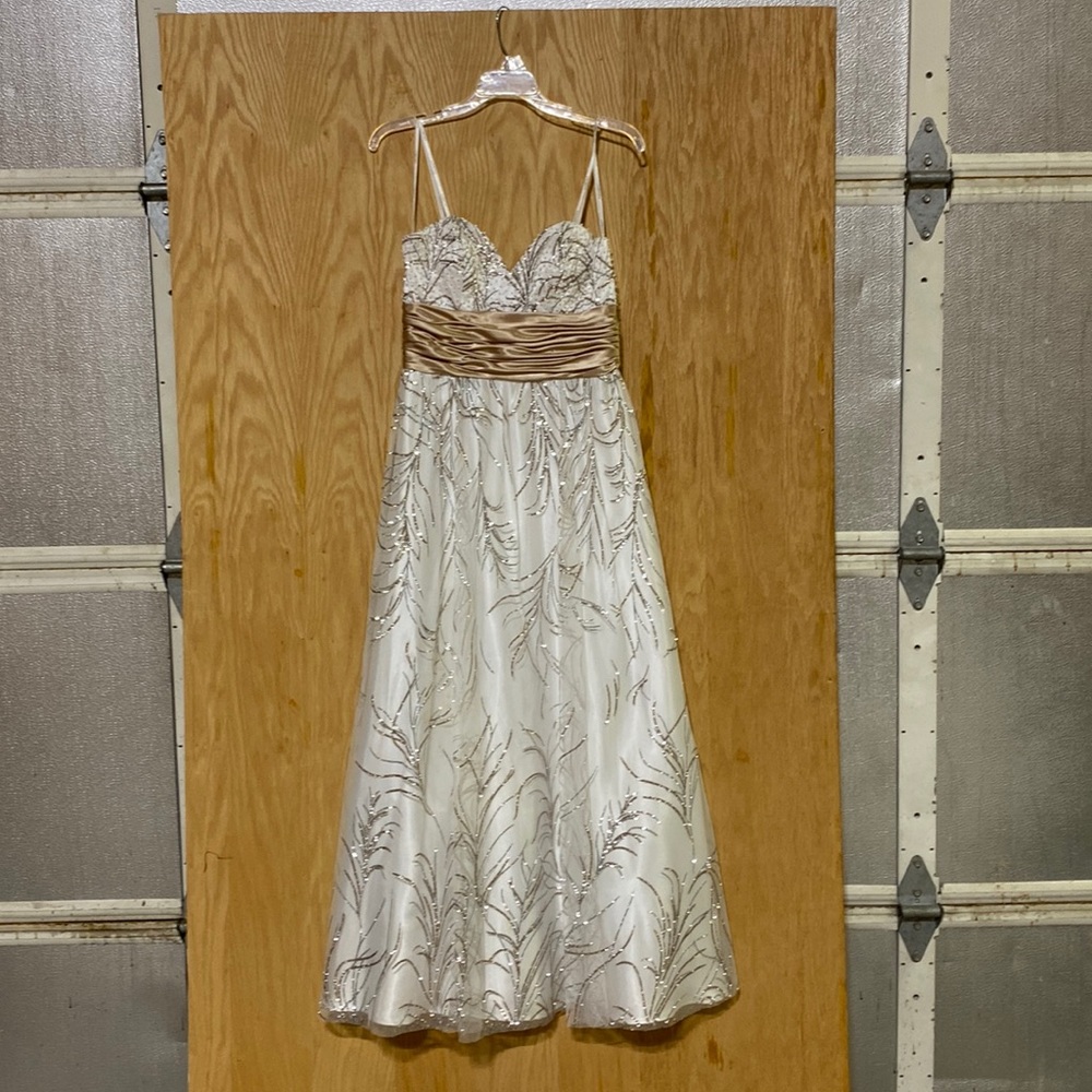 Beautiful lightweight maxi white/ivory dress